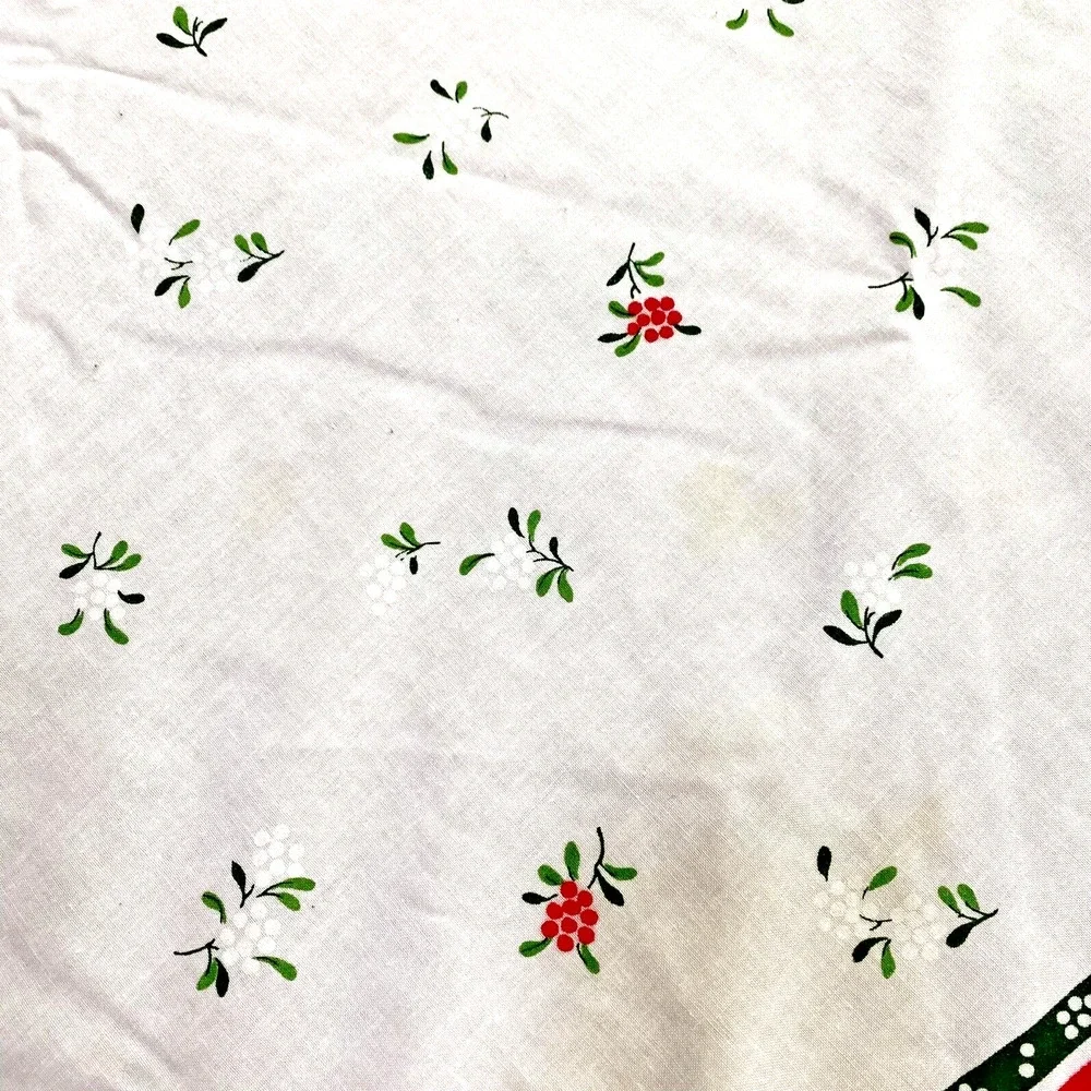 Vintage Christmas Tablecloth White Cotton Red & Green Border Oval Retro Holiday